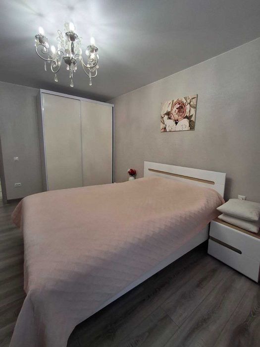 Простора 3-кімнатна квартира, район Польова