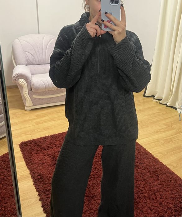 Стильний теплий вʼязаний костюм у сірому кольорі