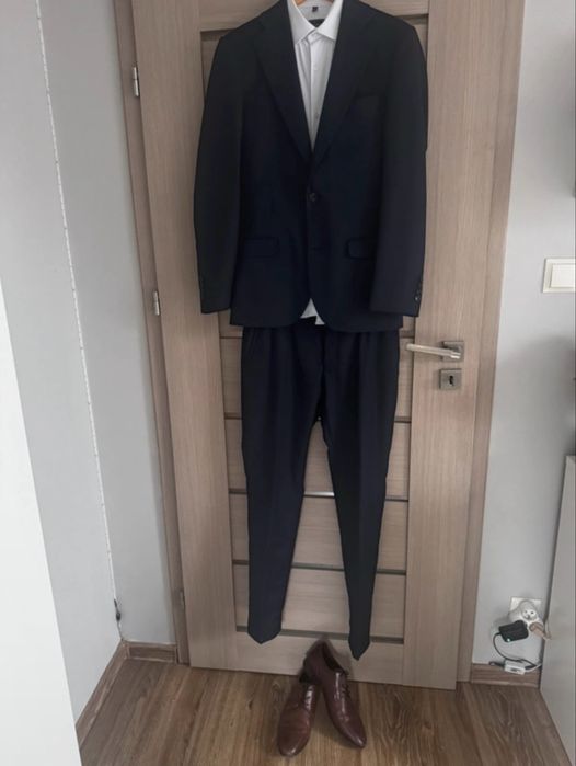 Garnitur młodzieżowy, koszula, buty