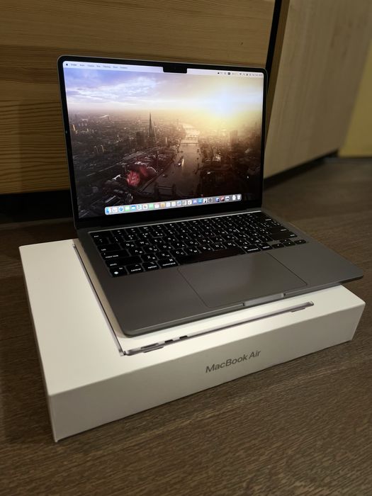 Продам MacBook Air M2 2022 г.