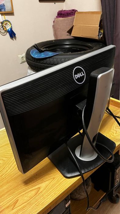 Монитор DELL 22 дюйма
