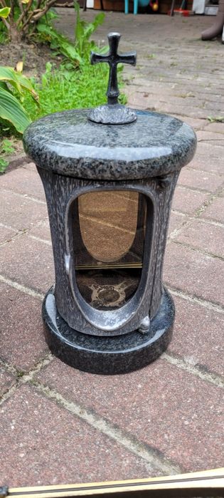 Zestaw nagrobny – krzyż metalowy 40 cm + wazon i lampion granitowy