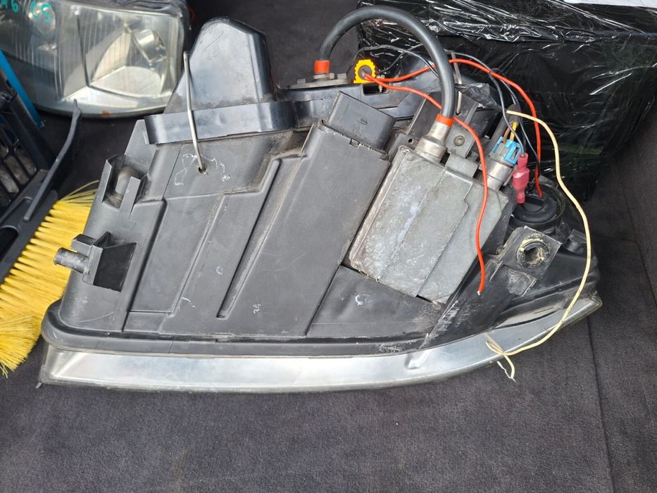 Lampy audi a6 c5 konpletny xenon