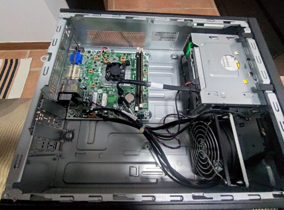 HP Slimline 450-a100np 8GB - 1 TB Impecável