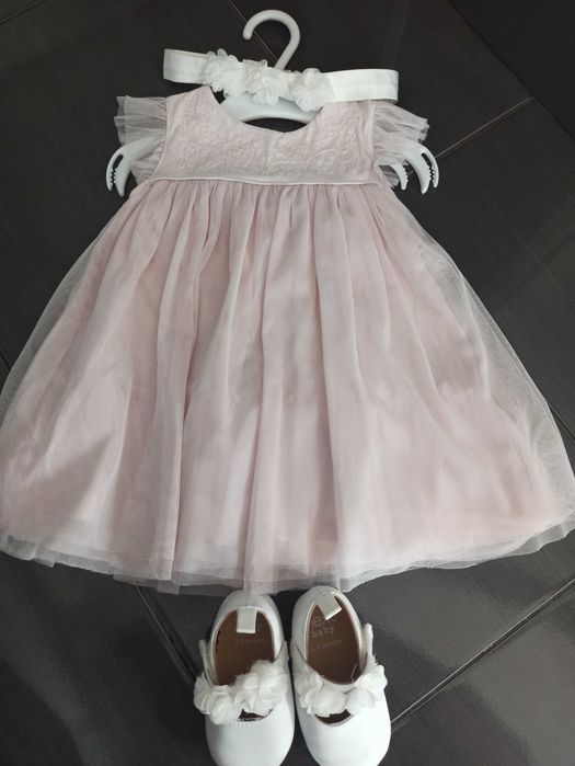 Elegancka sukienka na chrzest