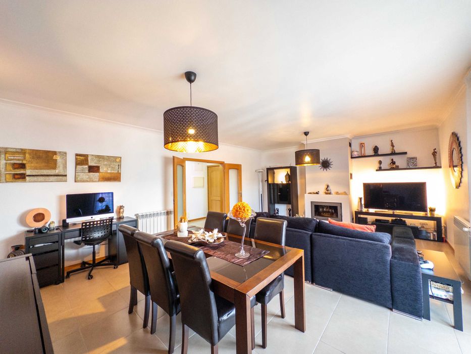 T3 Com Garagem para 2 carros e Arrecadação