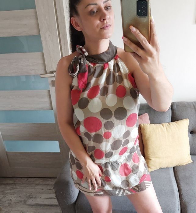 Krótka wzorzysta sukienka