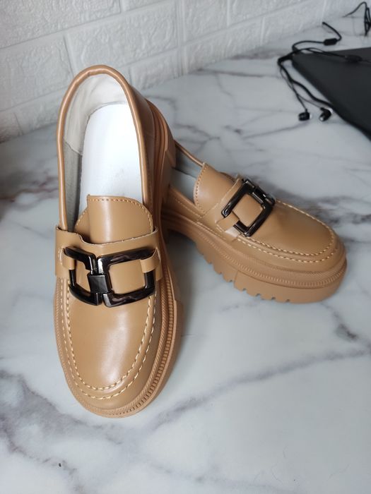 Лофери  весняні , чоботи