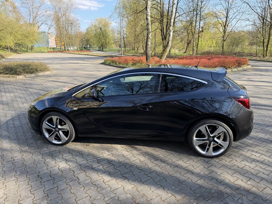 Opel Astra J Gtc 2.0 Cdti 215km