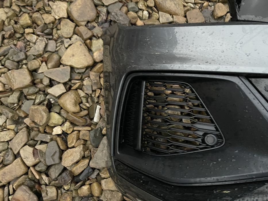 Передній бампер комплектний колір 6Y / Z7S AUDI Q8 4M8 2018-2022