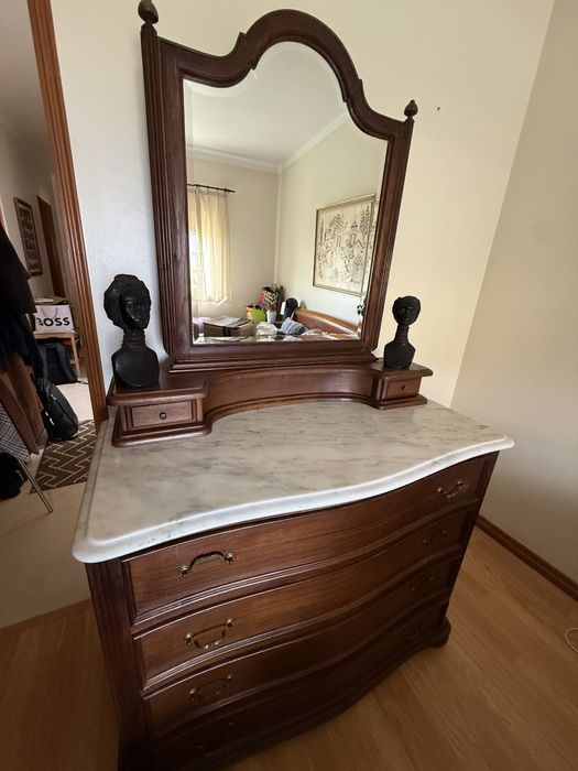 Mobiliário Antigo - Quarto Completo - Bom estado