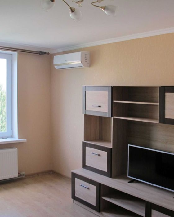 Продам 3 кімнатну квартиру з ремонтом на Леся Курбаса 5 Б