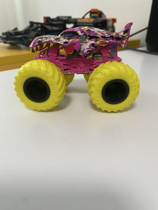 Машинки Hot Wheels монстер трек