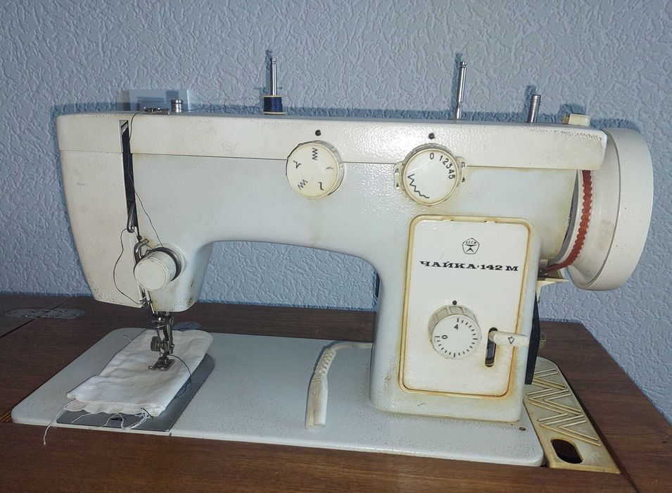 Щвейная машинка Чайка с электроприводом