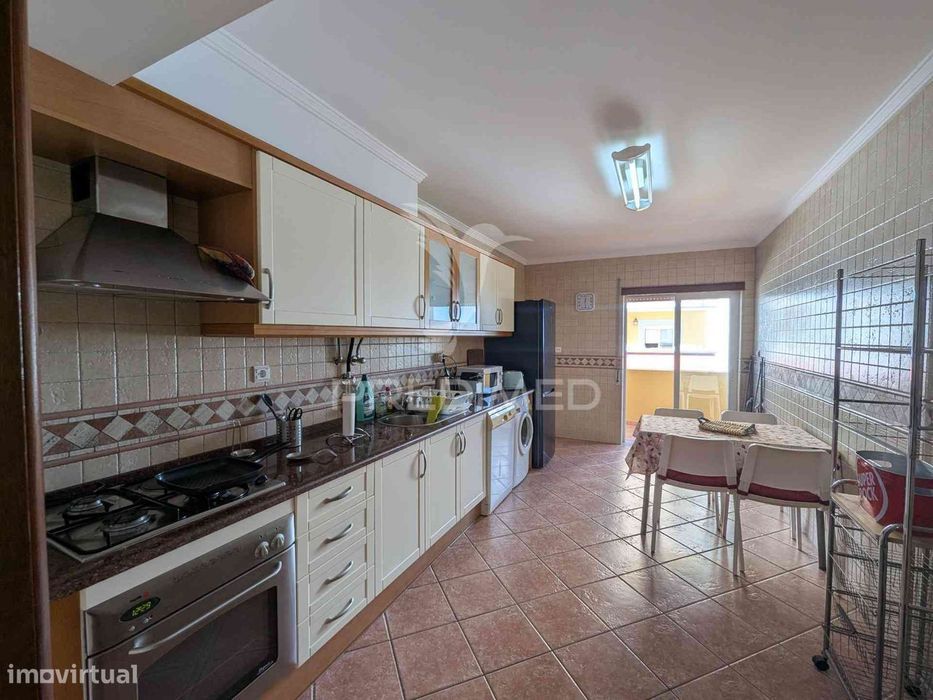 Apartamento T2 mobilado, vista de rio, arrendamento anual
