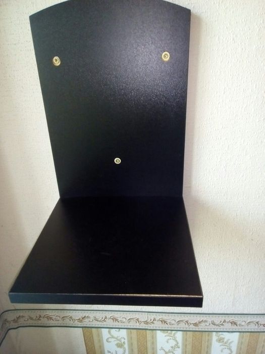 Полочка черная настенная