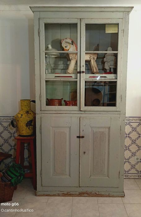 Antigo Móvel de Mercearia