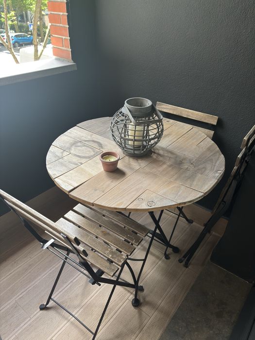 Mesa de Jardim com cadeiras