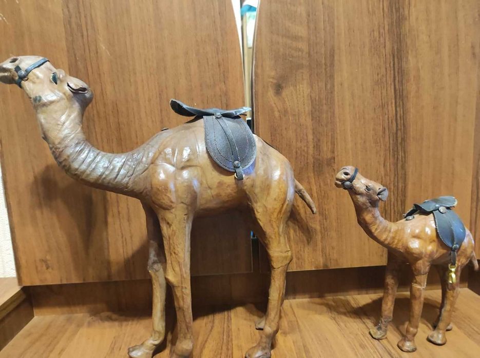 Статуэтка Верблюд, из кожи (2 шт)