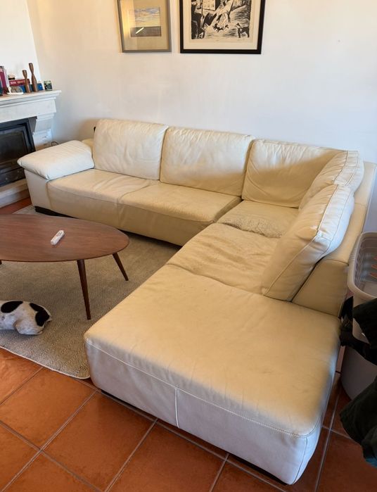 Sofá em pele em forma de L