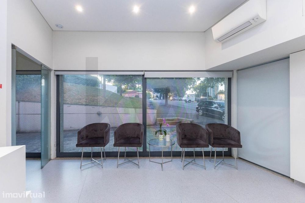 Trespasse Premium em Gaia: Clínica/Loja "Chave na Mão" ao Lado da Linh