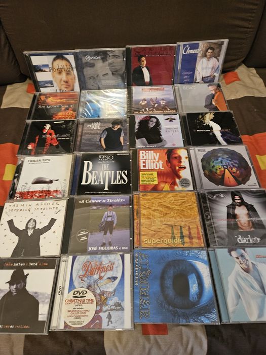 Cds de vários artistas