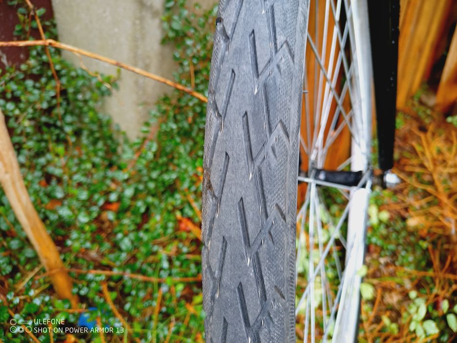 Rower B'Twin Riverside 100 koła 28' dla dorosłego