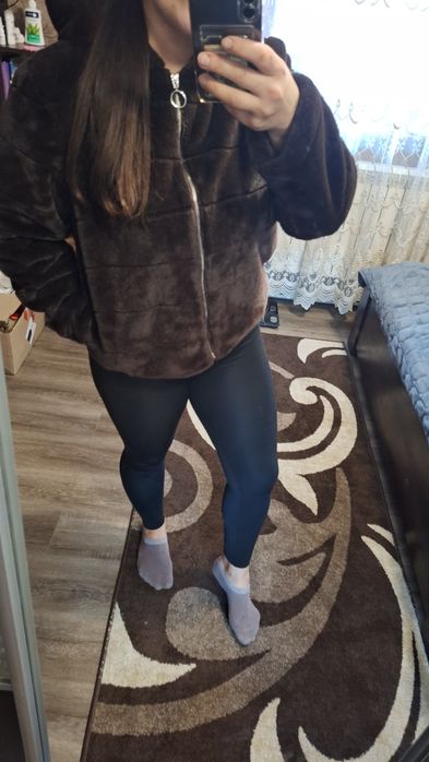 Шубка укорочена  шоколадного кольору