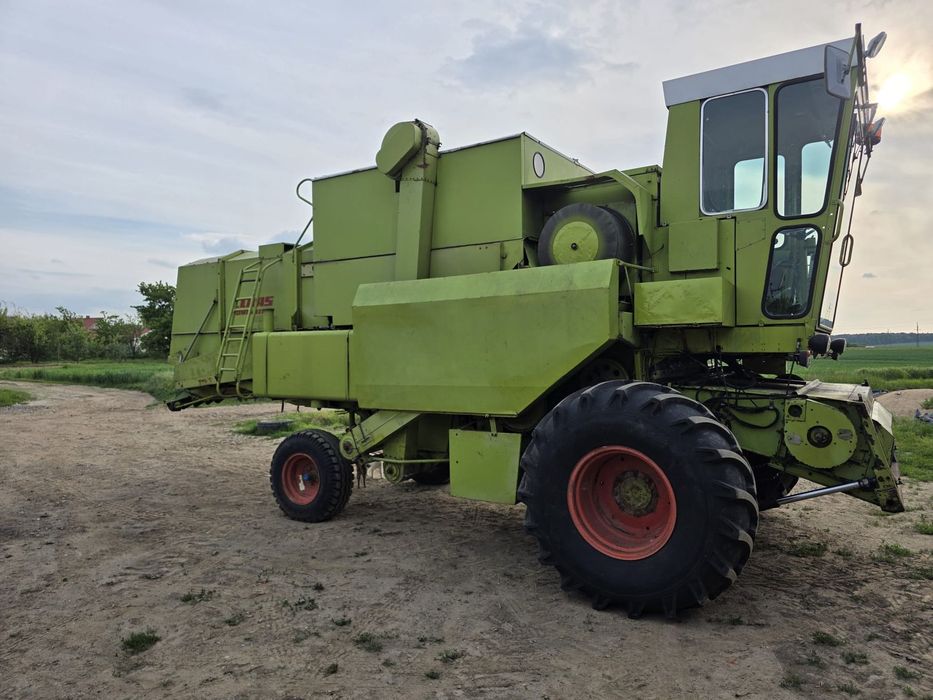 Claas Dominator 105