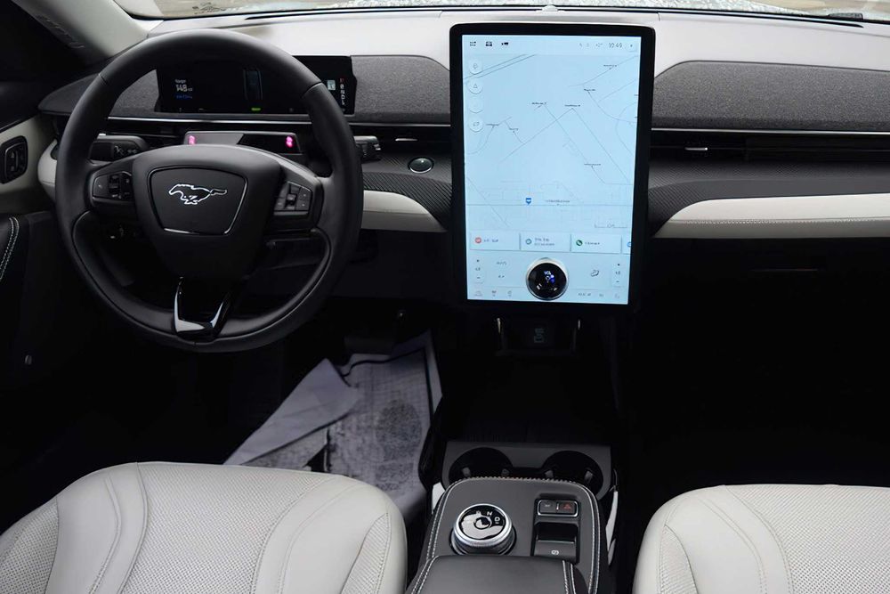 Ford Mustang Mach-E Gt      2023