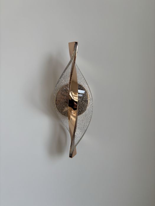 złoty, efektowny kinkiet