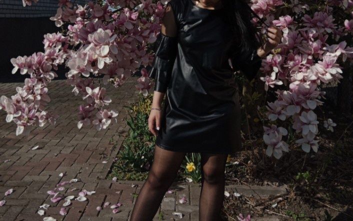 -  Шкіряна сукня