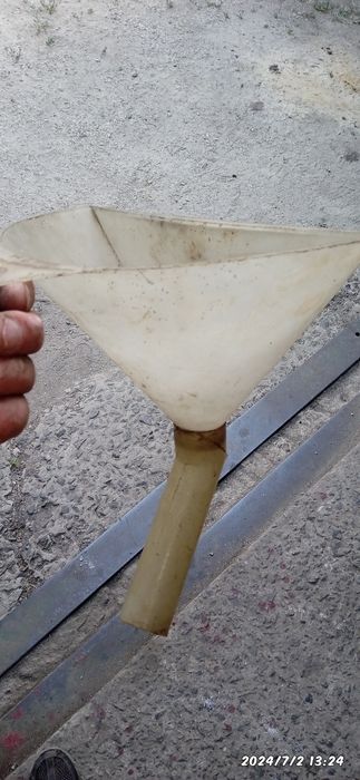 Лейка автомобильная