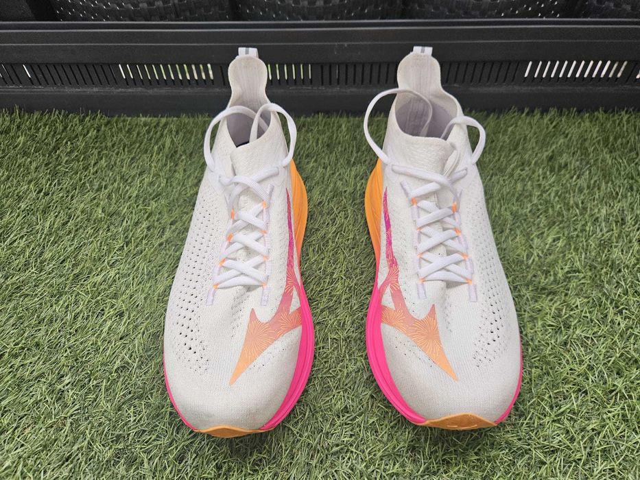 Buty Mizuno Neo Vista 2 (r. 42 - 27 cm) / USX