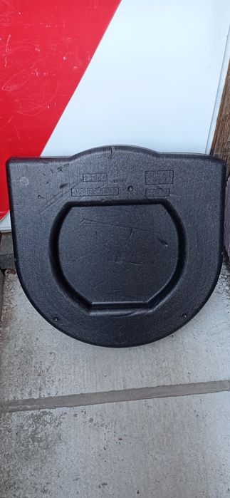 Органайзер для Пежо під запаску(костиль)