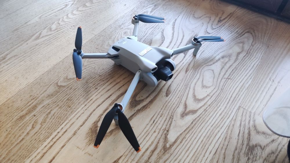 Dron DJI Mini 3 + DJI Care na 2026
