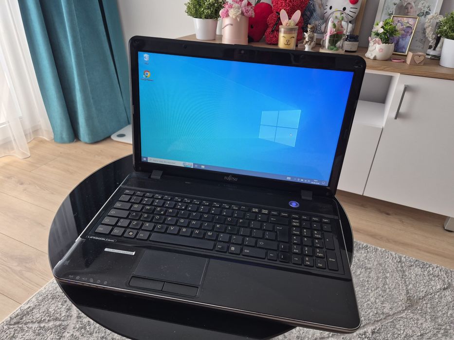 Laptop Fujitsu Lifebook AH531 / i3 / 6GB RAM / SSD 120GB / Zasilacz