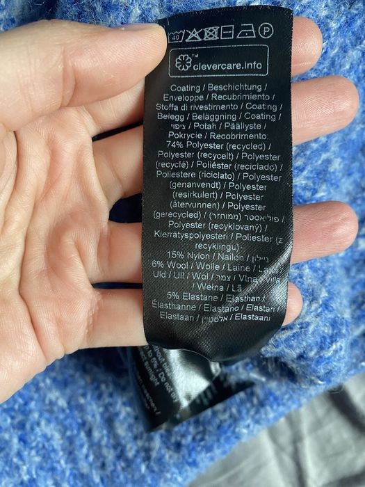 Puszysty, super miękki sweter z domieszką wełny Minimum
