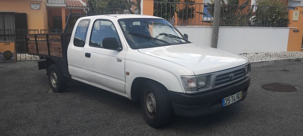 Toyota Hilux 2.4d