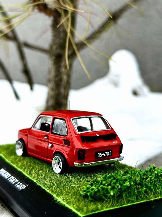 Fiat 126P -auta PRL,figurka,model,zabytek,autka