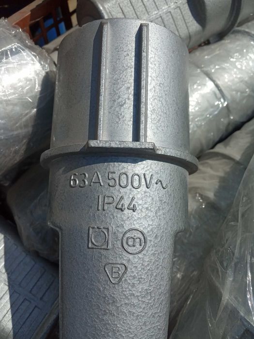 WTYCZKA SIŁOWA NOWA,metalowa płaskie bolce 63A 4P 500V