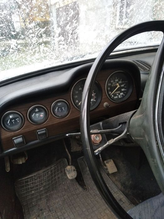 Автомобіль Ваз 2106