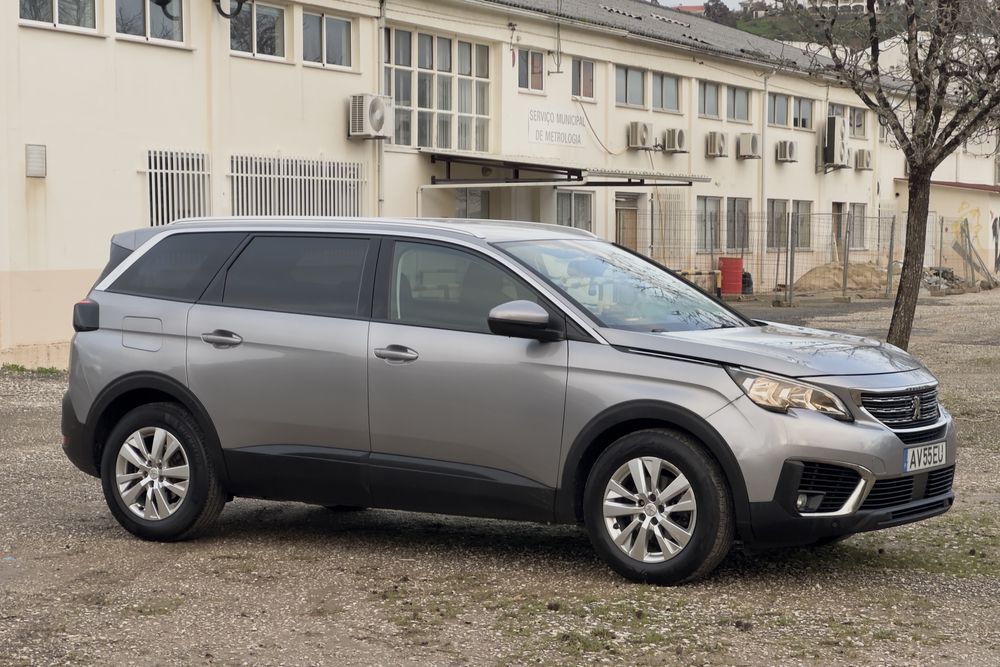 Peugeot 5008• 2019 7lug•Allure 1.5BlueHDi • automático • pronto a circular