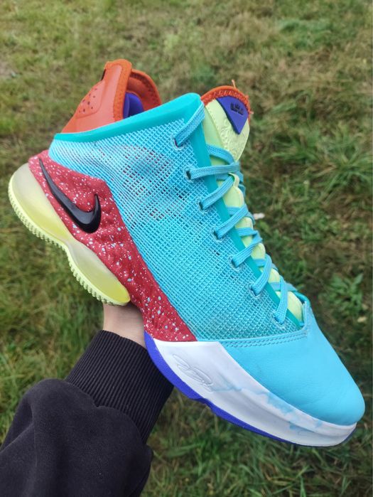 Кросівки баскетбольні, для баскетболу Nike LeBron 19