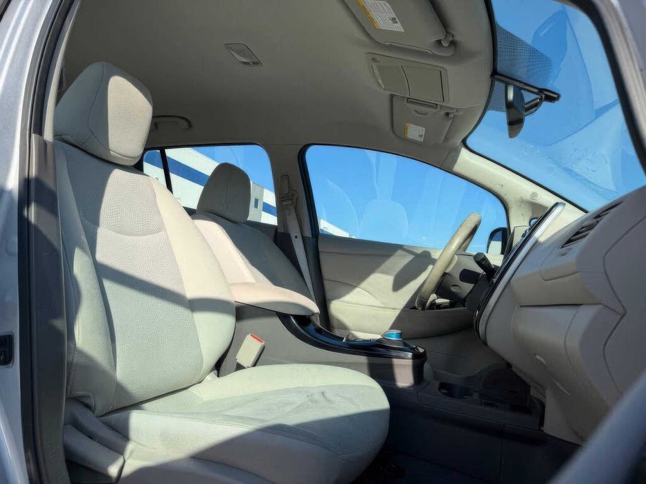 Nissan LEAF SV      2015