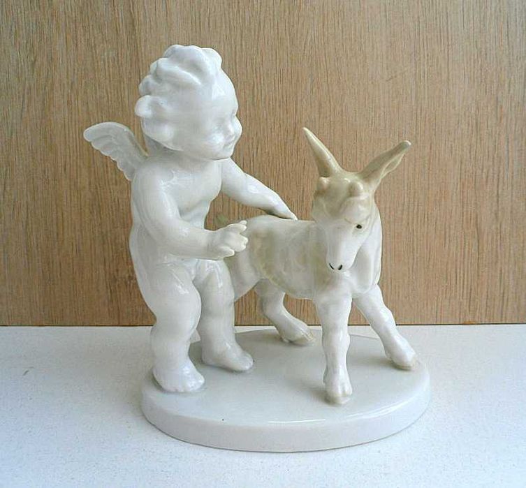 "АНГЕЛ С КОЗЛЕНКОМ" красивая статуэтка Германия "GRAFENTHAL" фарфор