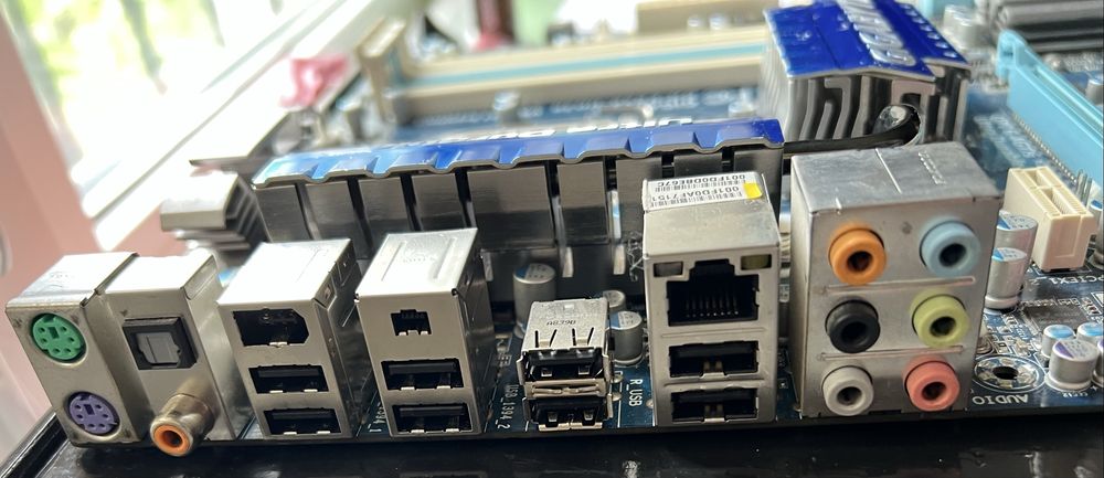 Gigabyte GA-EX58-UD3R — Socket LGA1366, Intel X58, Ultra Durable 3