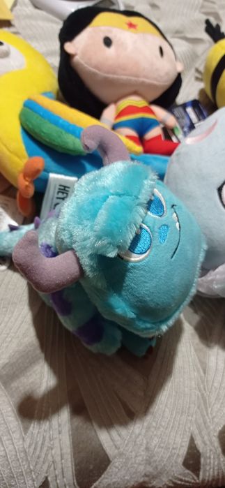 Vários peluches fofinhos