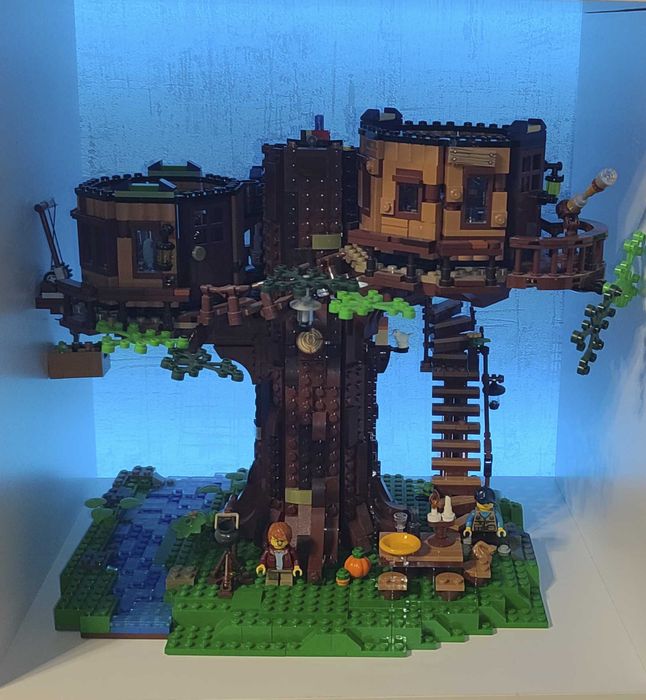 Оригінальний LEGO Ideas Будинок на дереві 21318