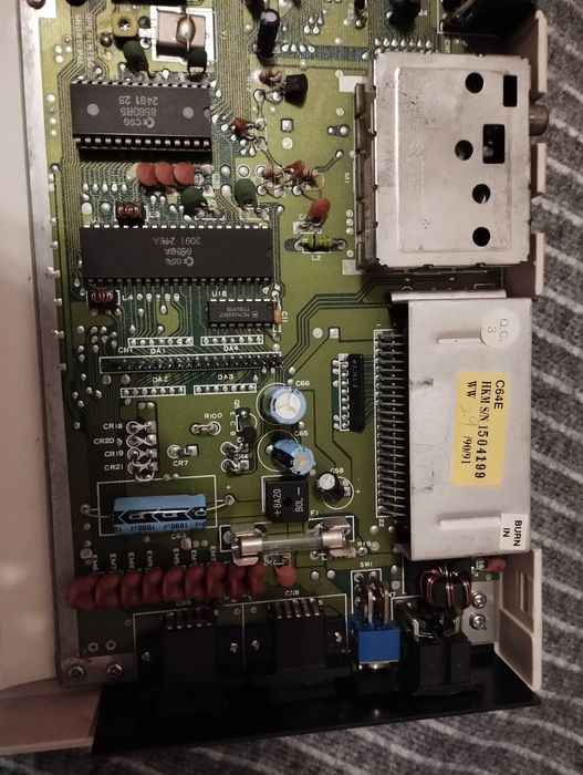 Commodore 64 - Model C64 E- w obudowie Mydelniczka C64 G